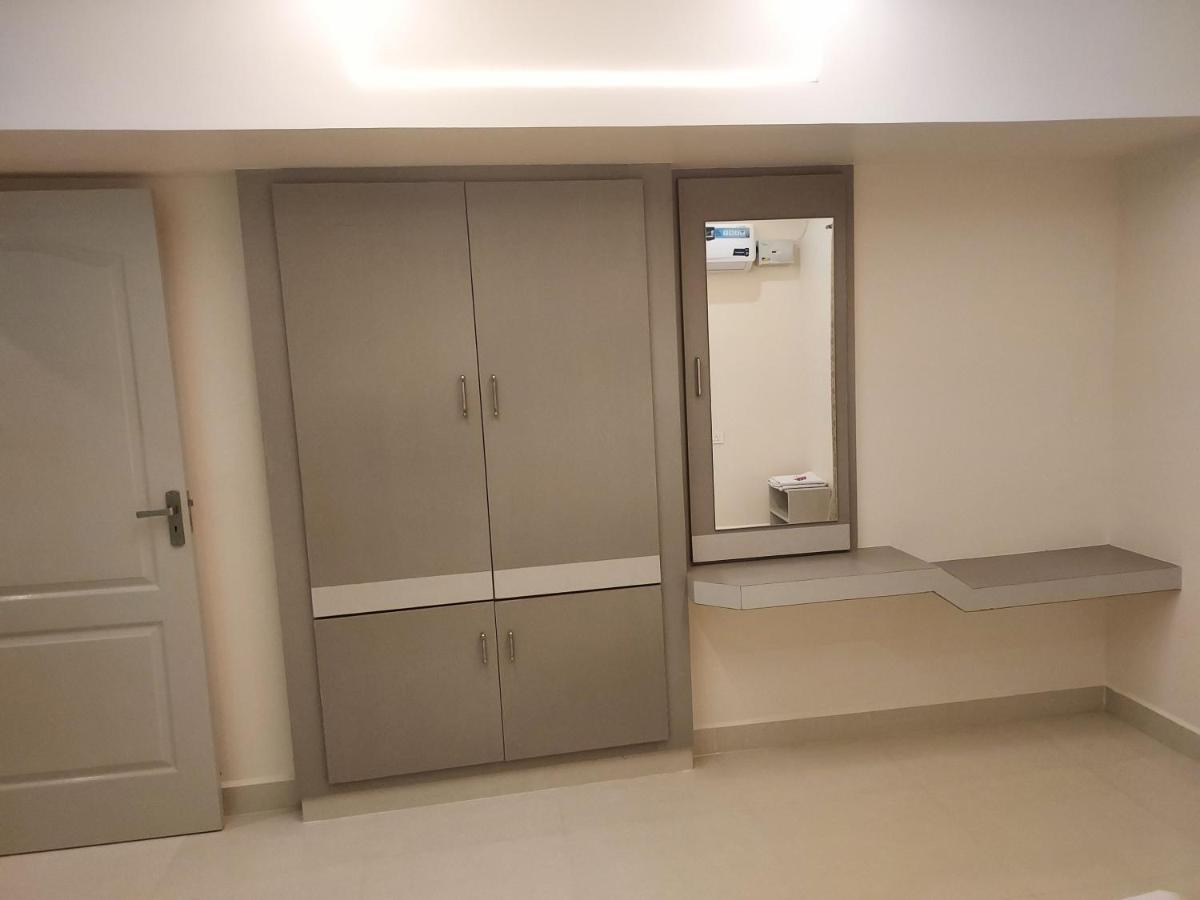 Srirangam Service Apartment Tiruchirappalli Exteriör bild