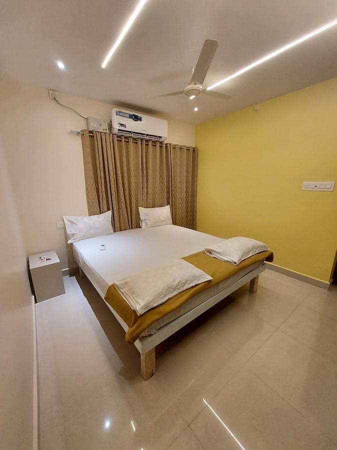 Srirangam Service Apartment Tiruchirappalli Exteriör bild