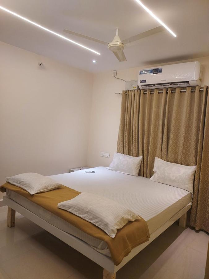Srirangam Service Apartment Tiruchirappalli Exteriör bild