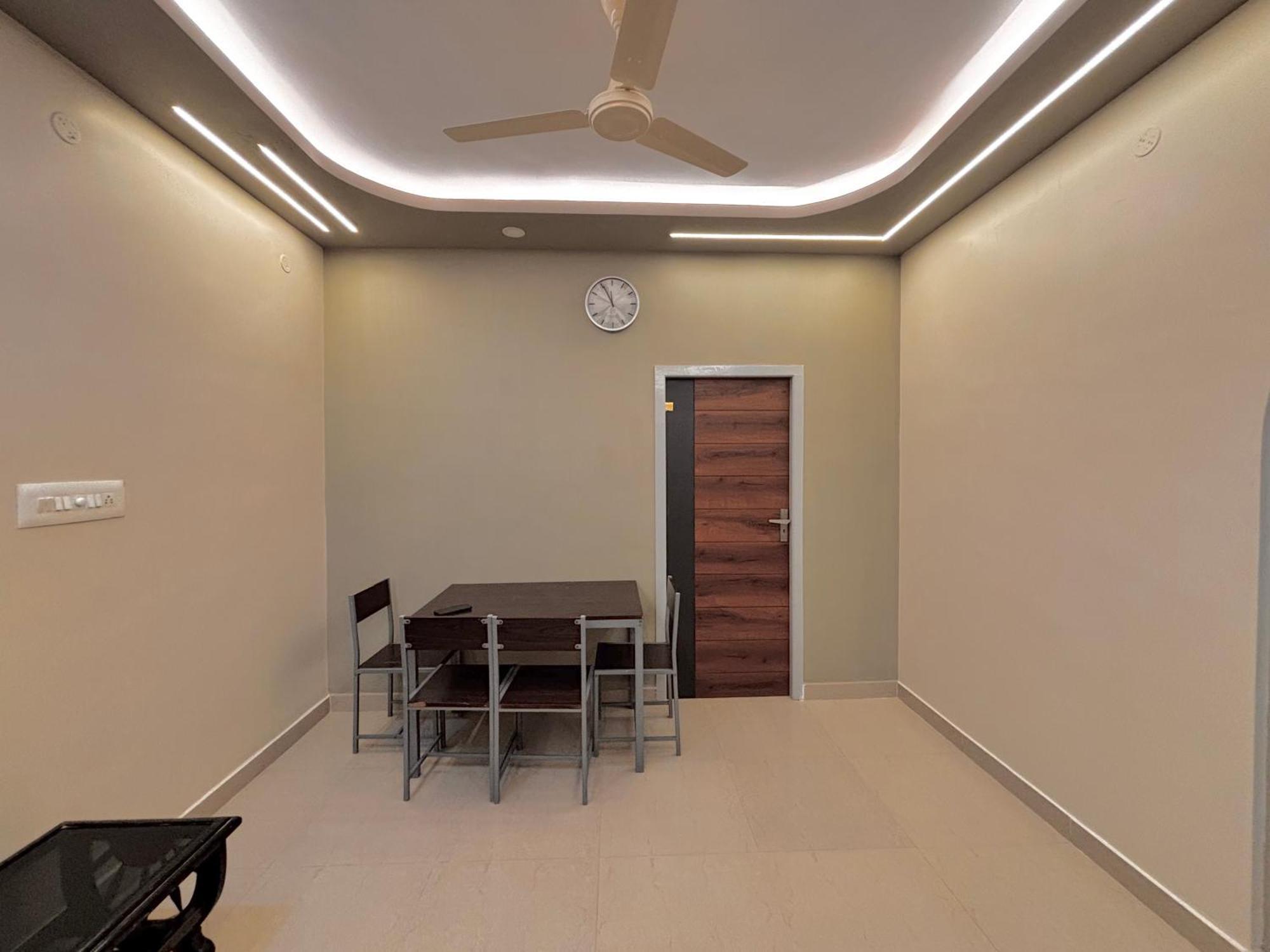 Srirangam Service Apartment Tiruchirappalli Exteriör bild