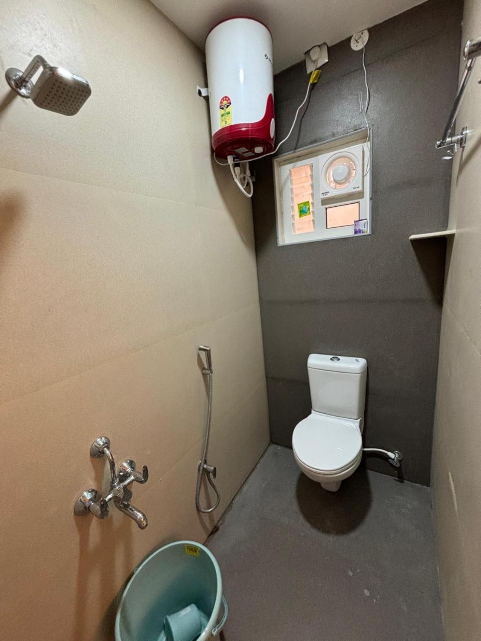 Srirangam Service Apartment Tiruchirappalli Exteriör bild